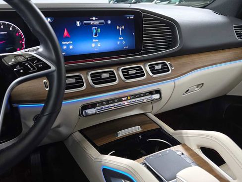 Used 2025 Mercedes-Benz GLE 450 4MATIC image 29