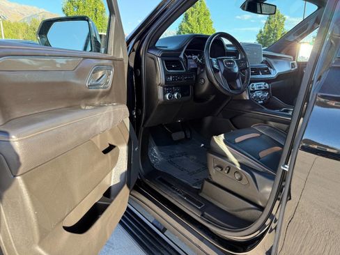 Used 2021 GMC Yukon XL AT4 w/ Technology Package image 14