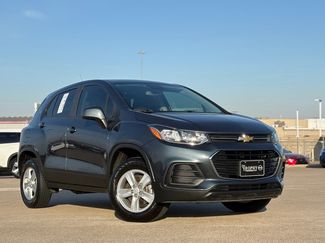 Used 2022 Chevrolet Trax LS w/ Tint and Cruise Package video 2