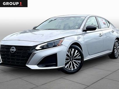 Used 2024 Nissan Altima 2.5 SV