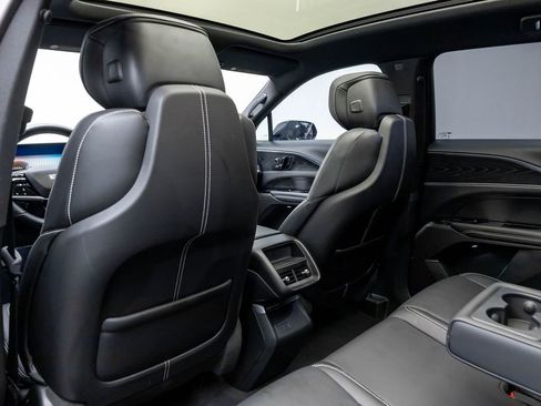 Used 2024 Cadillac Lyriq Luxury image 34