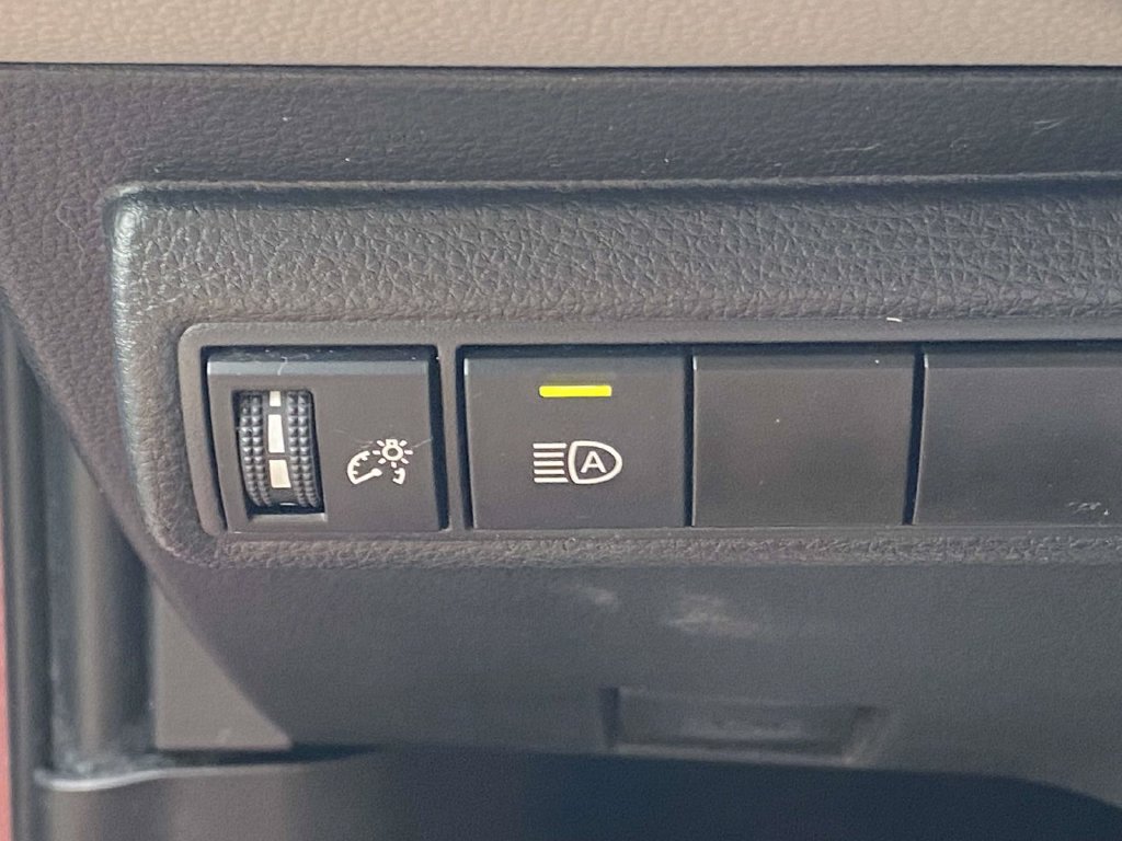 Used 2024 Toyota Corolla LE FWD image 17