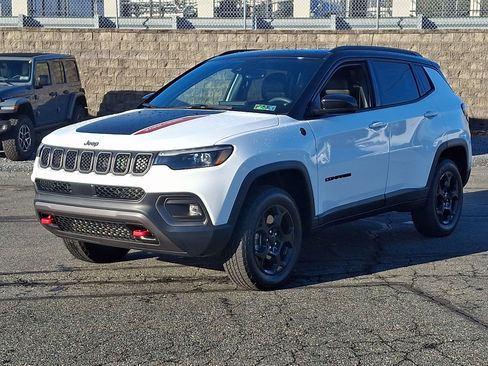 Used 2023 Jeep Compass Trailhawk w/ Trailhawk Elite Group image 3