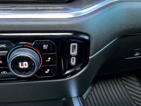 Used 2024 Chevrolet Silverado 2500 LTZ w/ LTZ Convenience Package image 26