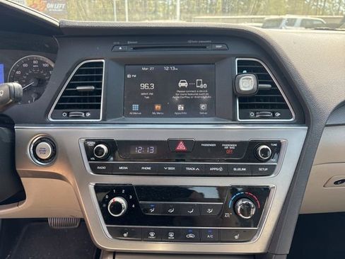 Used 2017 Hyundai Sonata Sport w/ Value Edition Package 02 image 13