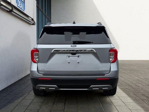 Certified 2023 Ford Explorer XLT w/ Equipment Group 202A AWD/4WD image 4