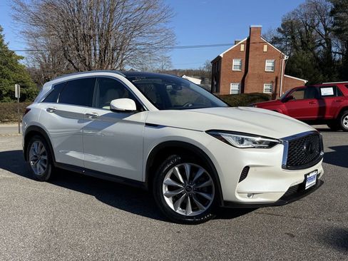 Used 2021 INFINITI QX50 Essential w/ Convenience Package image 2