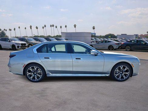 New 2025 BMW i7 eDrive50 image 4