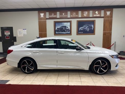 Used 2021 Honda Accord Sport image 3