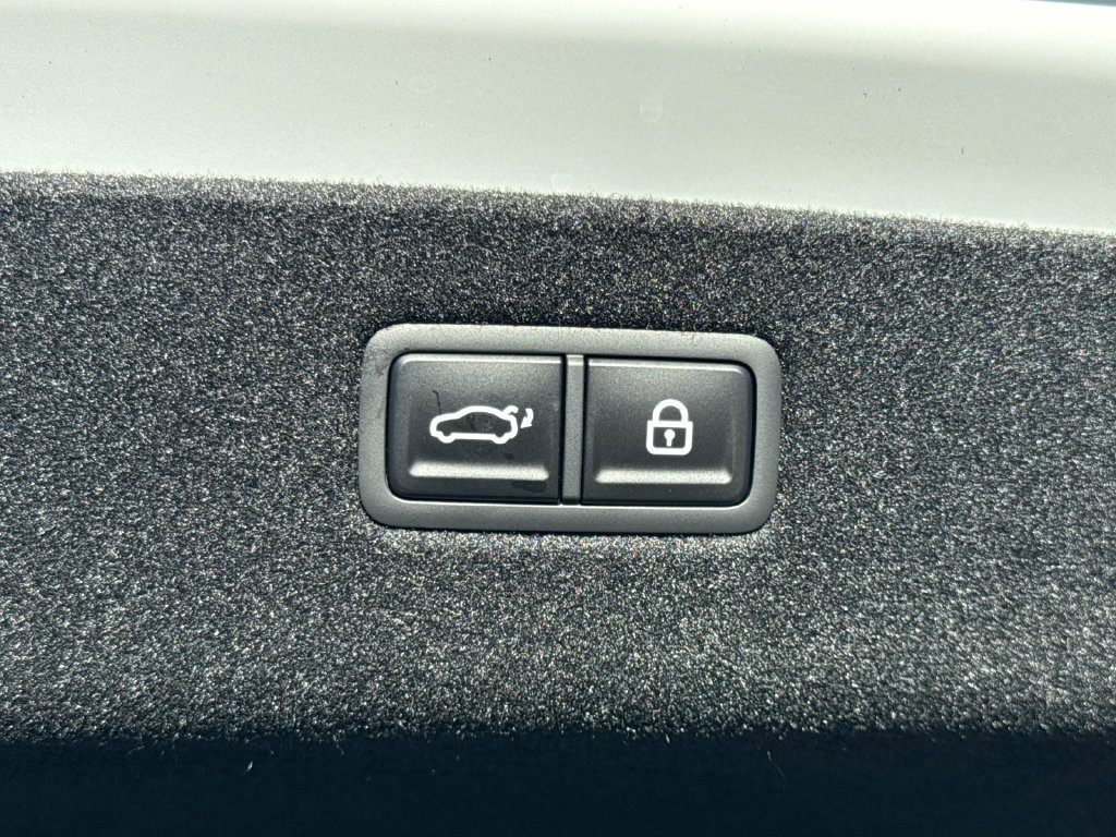Used 2026 Genesis G90 3.5T AWD/4WD image 21