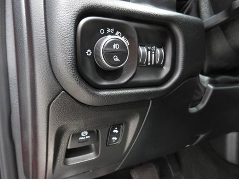 Used 2020 RAM 1500 Laramie AWD/4WD image 28