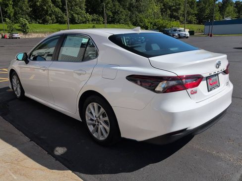 Used 2021 Toyota Camry LE AWD/4WD image 7