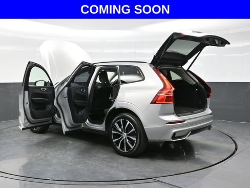 Used 2025 Volvo XC60 B5 Plus AWD/4WD image 46