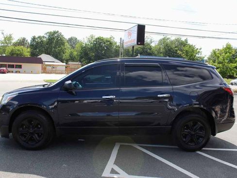 Used 2017 Chevrolet Traverse LS FWD image 10