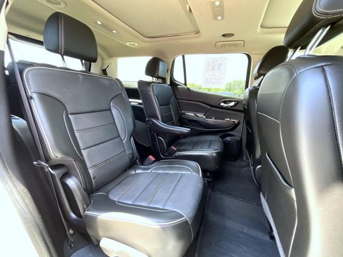 Used 2021 GMC Acadia Denali w/ Denali Ultimate Package AWD/4WD image 19