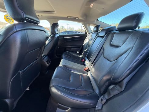 Used 2019 Ford Fusion Titanium image 13