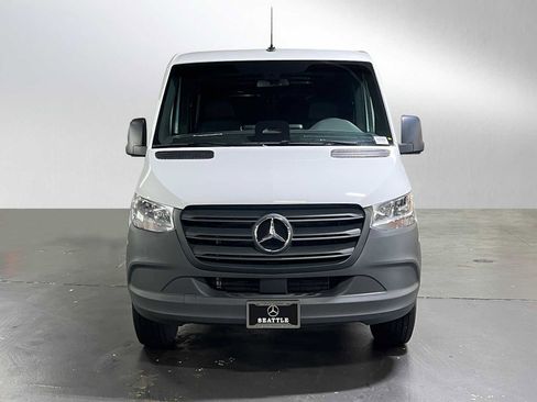 Used 2025 Mercedes-Benz Sprinter 2500 image 8