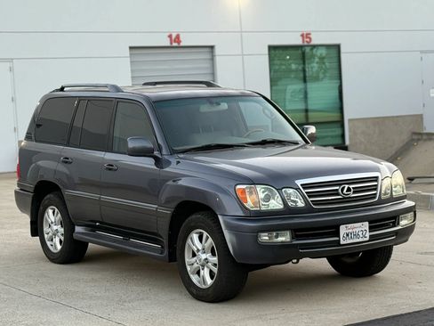 Used 2004 Lexus LX 470 4WD w/ Preferred Accessory Pkg image 7