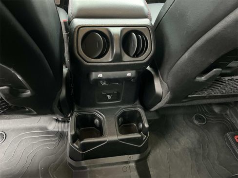 Used 2021 Jeep Gladiator Rubicon image 16