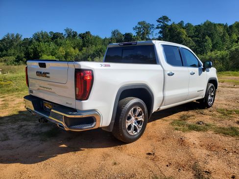 Used 2021 GMC Sierra 1500 SLT w/ SLT Convenience Package image 14