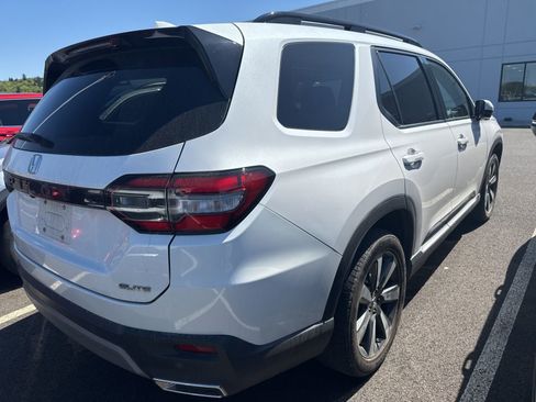Used 2025 Honda Pilot Elite image 5