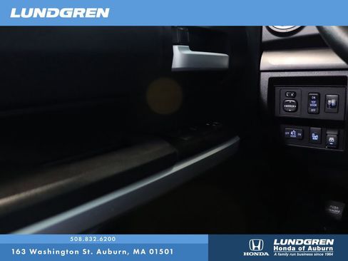 Used 2017 Toyota Tundra SR5 w/ SR5 Upgrade Package AWD/4WD image 27