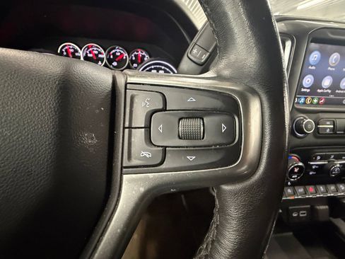 Used 2021 Chevrolet Silverado 1500 LT Trail Boss w/ Convenience Package II AWD/4WD image 16