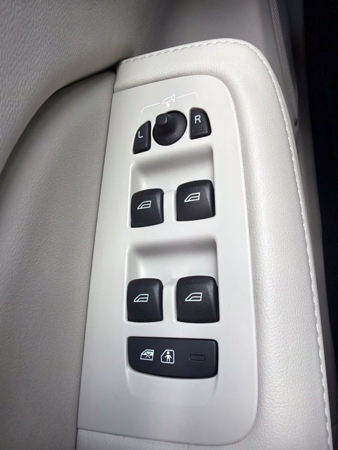 Used 2025 Volvo V60 B5 Cross Country Plus AWD/4WD image 28