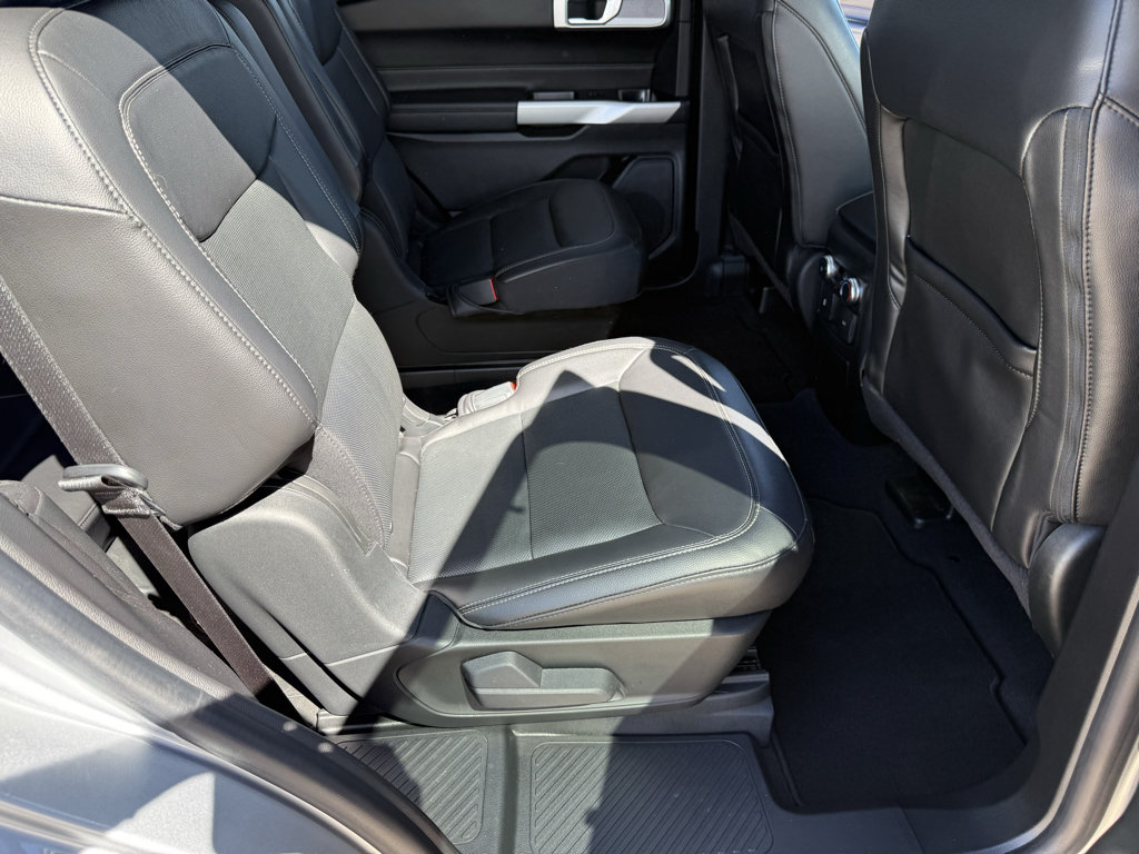 Used 2022 Ford Explorer Limited AWD/4WD image 37