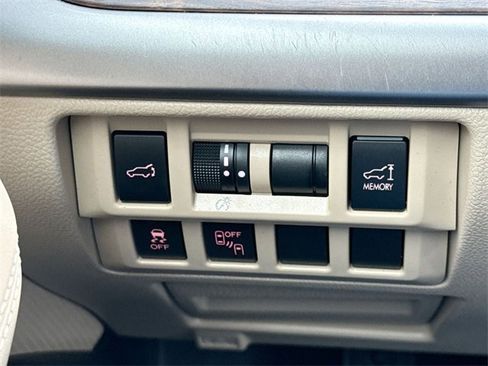 Used 2015 Subaru Outback 2.5i Limited image 35