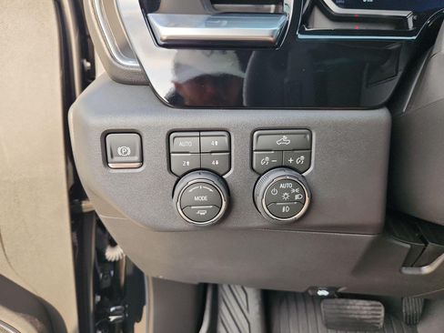 Used 2026 Chevrolet Silverado 1500 LT Trail Boss AWD/4WD image 22