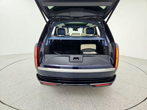 Certified 2025 Land Rover Range Rover SV AWD/4WD image 19