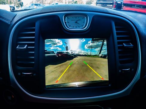 Used 2023 Chrysler 300 Touring L image 15