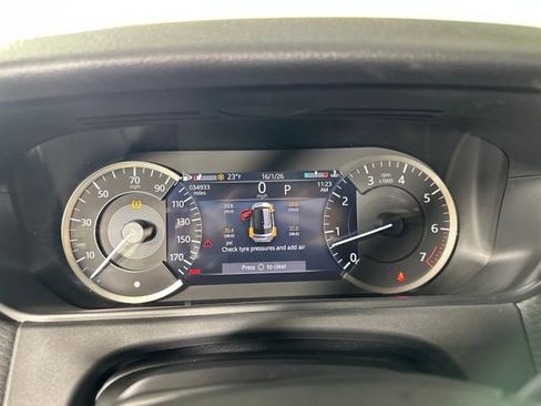 Used 2022 Land Rover Range Rover Velar R-Dynamic S image 17