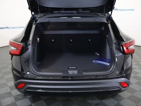 New 2026 Chevrolet Trax RS w/ Sunroof Package FWD image 9