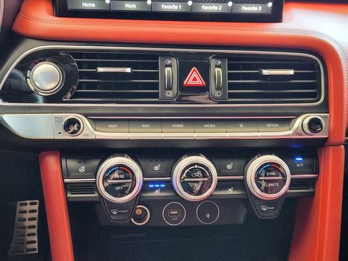 Used 2022 Genesis G70 3.3T Launch Edition image 18