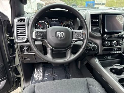 New 2026 RAM 1500 Express AWD/4WD image 17