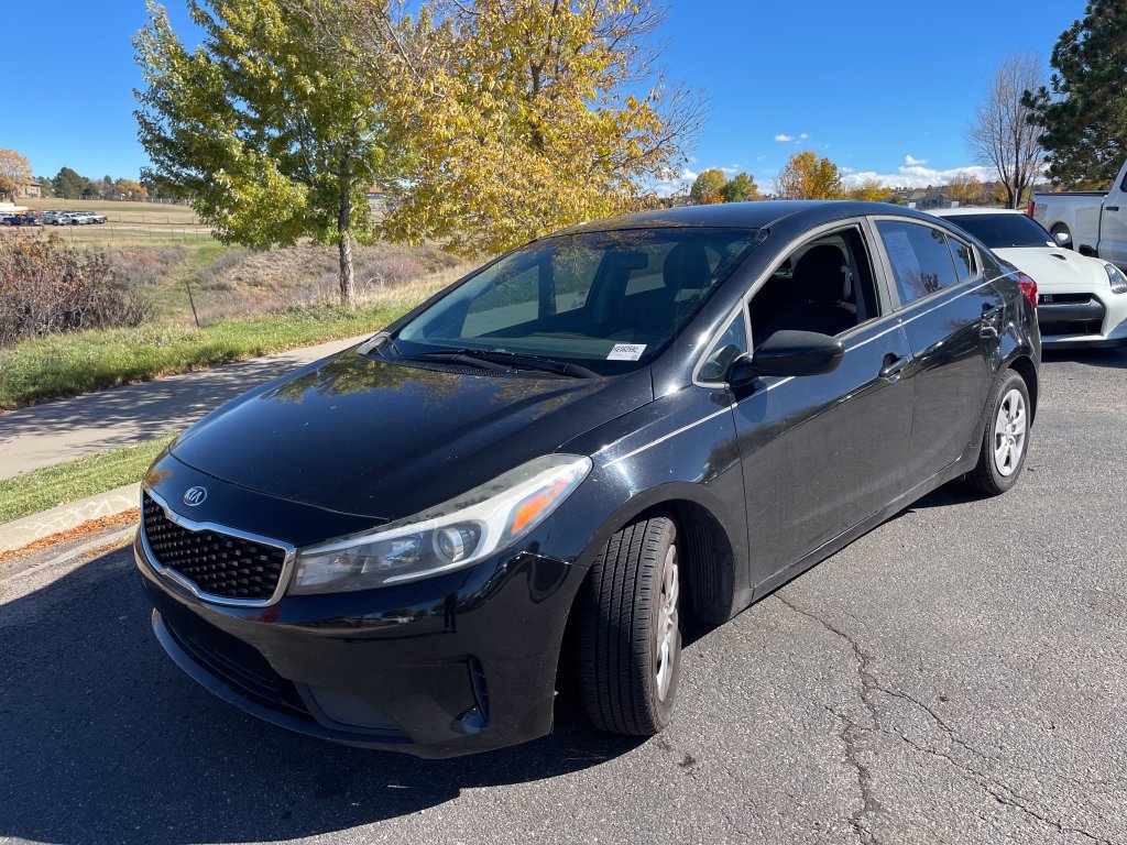 Used 2017 Kia Forte LX FWD image 2