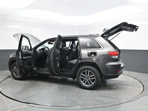 Used 2020 Jeep Grand Cherokee Limited w/ Luxury Group II AWD/4WD image 28