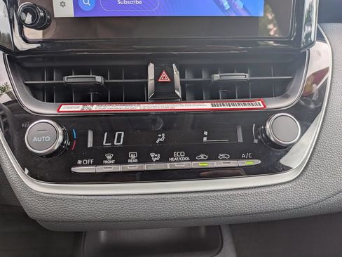 Used 2025 Toyota Corolla LE FWD image 22