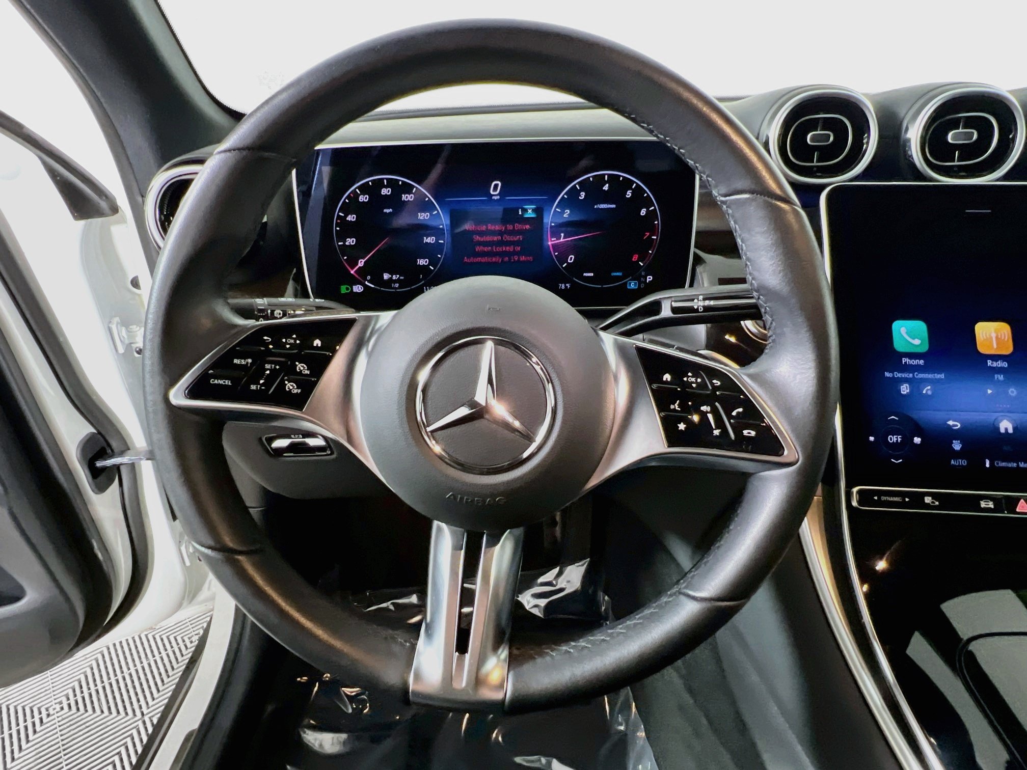 Used 2025 Mercedes-Benz GLC 300 image 18
