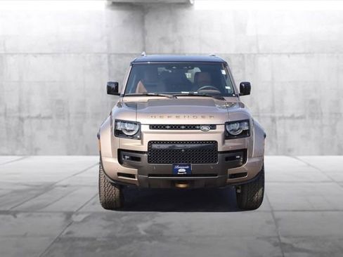 Used 2025 Land Rover Defender 110 image 4