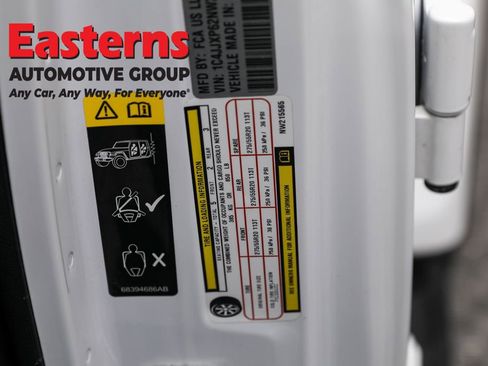 Used 2022 Jeep Wrangler Unlimited Sahara image 37