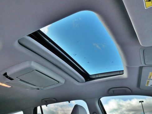 Used 2020 Honda Pilot Touring image 15