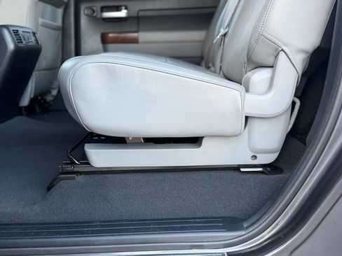 Used 2012 Toyota Tundra Limited w/ Platinum Pkg image 38