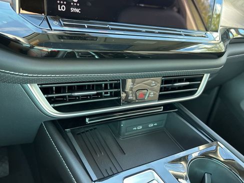 New 2026 Volkswagen Atlas SE image 37