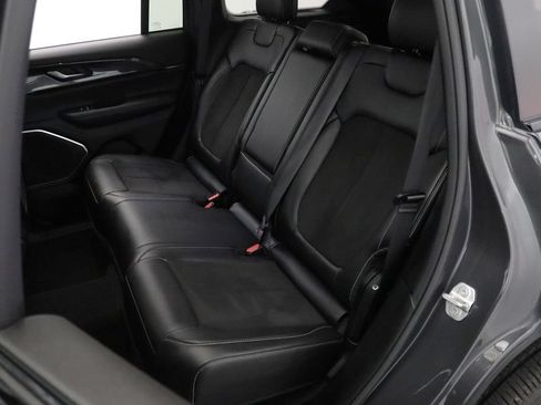Used 2022 Jeep Grand Cherokee Altitude AWD/4WD image 10