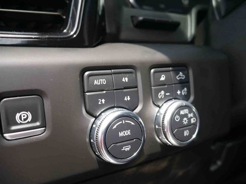 Used 2025 GMC Sierra 3500 AT4 w/ AT4 Premium Plus Package AWD/4WD image 37