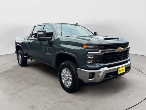 Used 2026 Chevrolet Silverado 3500 LT AWD/4WD image 3
