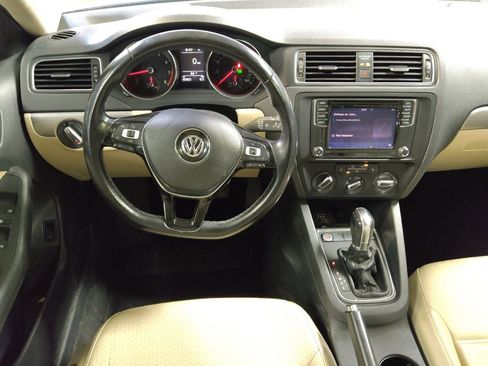 Used 2017 Volkswagen Jetta SE FWD image 22